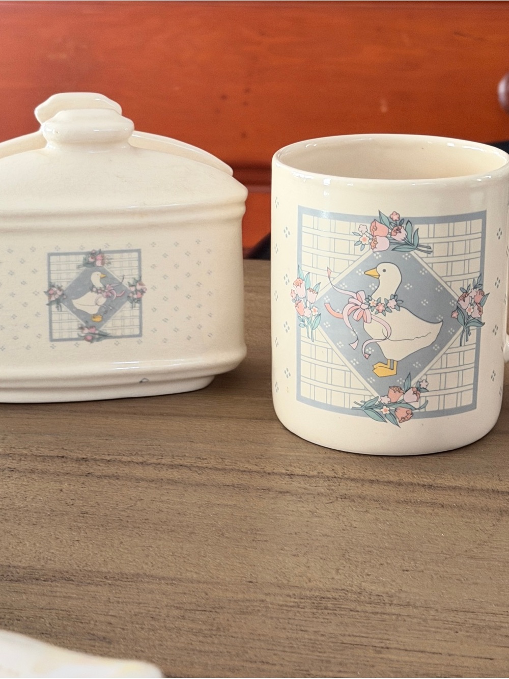 Ceramic Goose Pattern Cream Mug and Napkin Holder Set